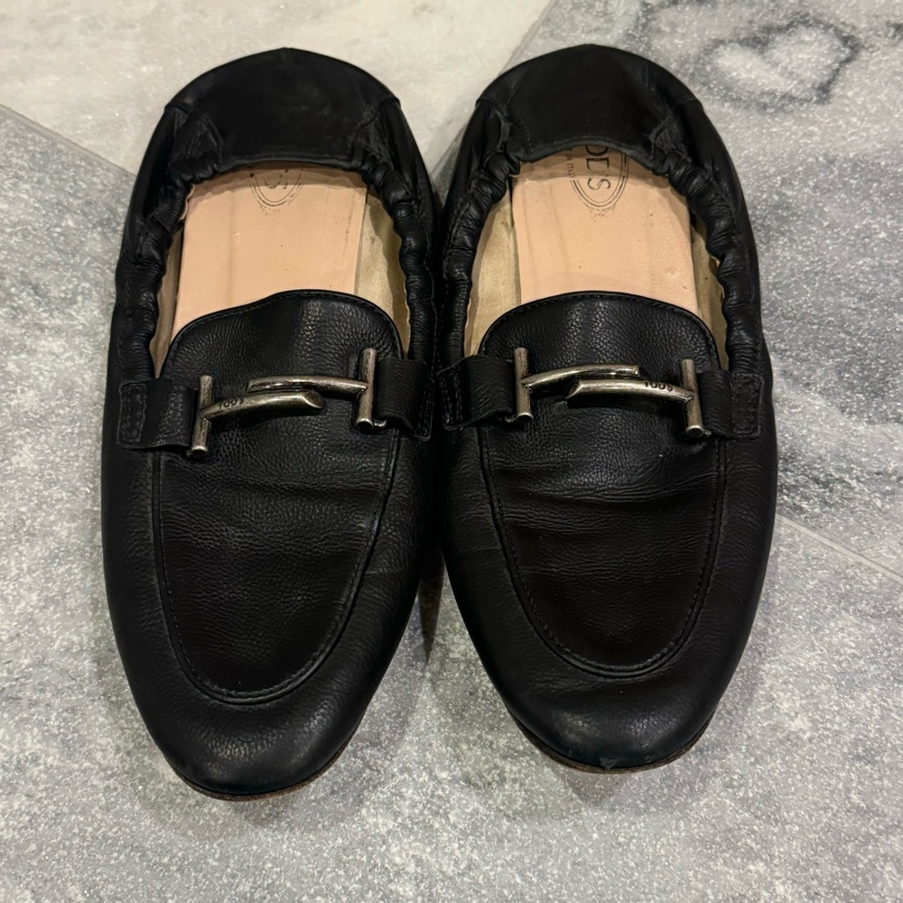 FINAL REDUCTION Tods Black calf leather Double T elastic back loafers